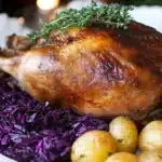Klassischer Gänsebraten mit Rotkohl First Image First Image
