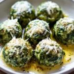 Spinatknödel (schnell, einfach & gelingsicher!) First Image First Image