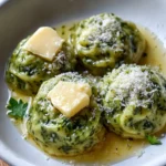 Spinatknödel (schnell, einfach & gelingsicher!) First Image First Image