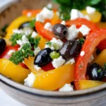 Paprika-Feta-Salat mit Oliven – So einfach, so gut! First Image First Image