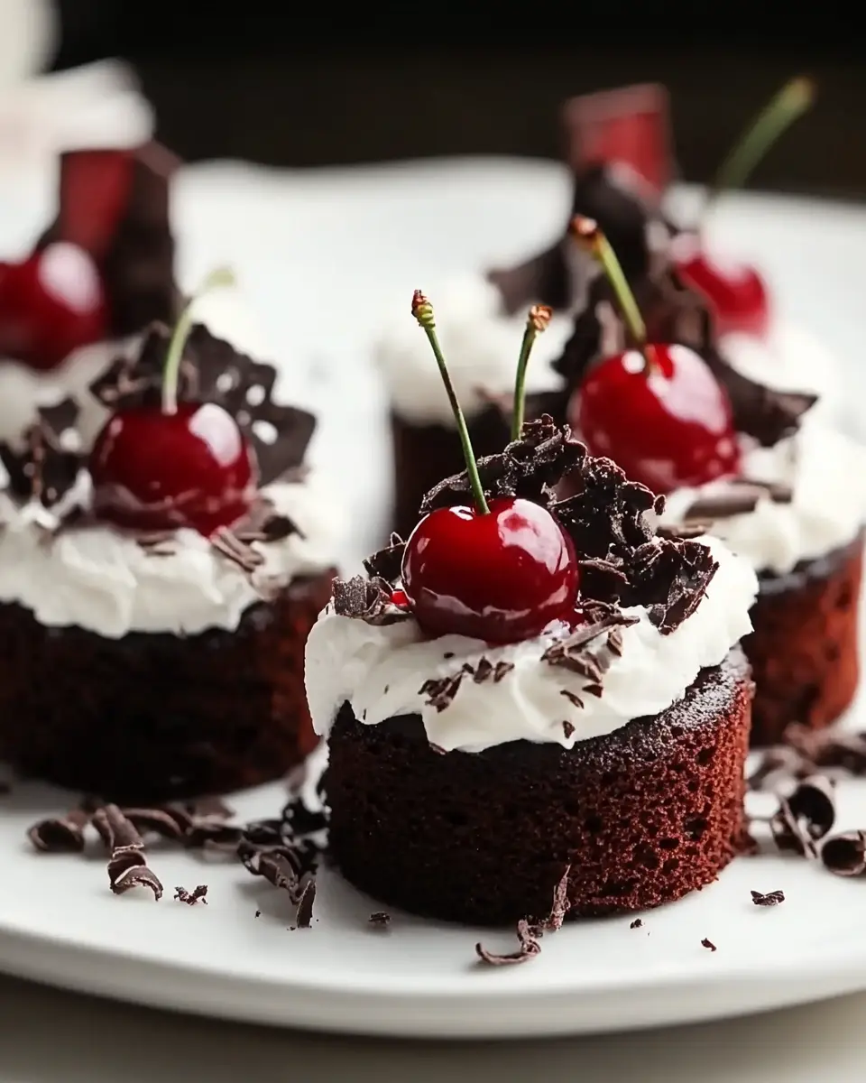 Mini Schwarzwälder Kirsch Törtchen: Irresistibly Decadent Delights 7 zdjhaylzr8n2bdak7pgh