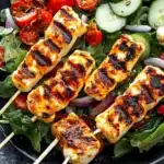 Halloumi-Spieße mit buntem Salat First Image First Image
