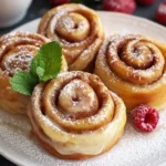 Hefeschnecken mit Puddingfüllung – Fluffig & Cremig First Image First Image