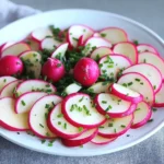 Knackiger Radieschensalat mit Apfel First Image First Image